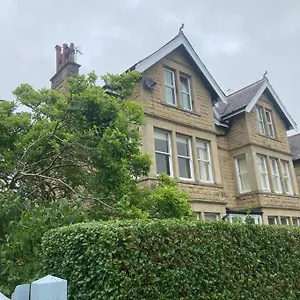  Apartment Spacious & Bright 3 Bed