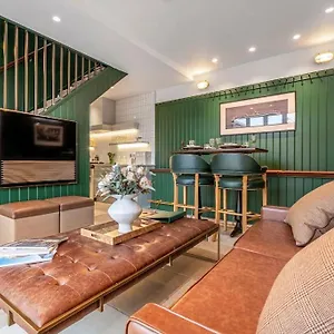  Holiday home Luxury Mews House In